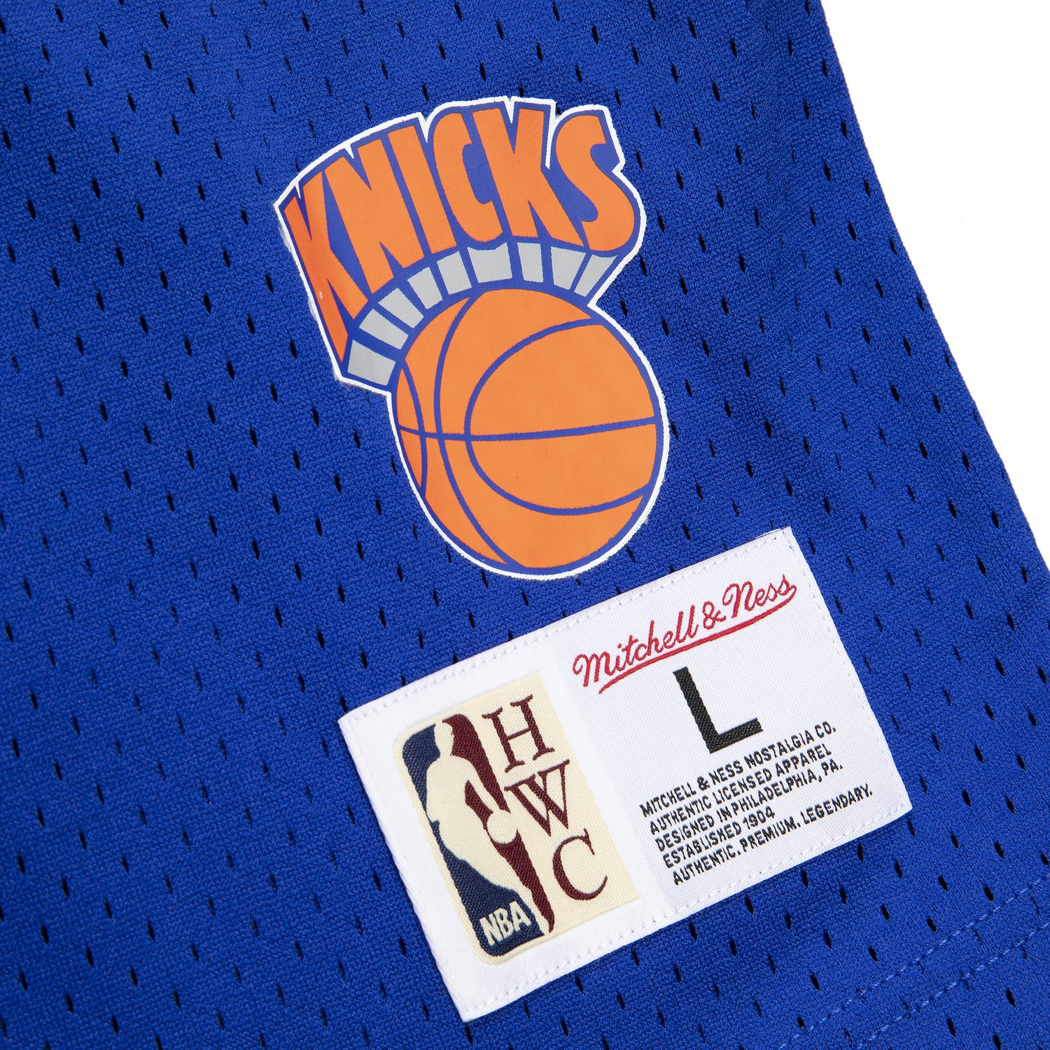Mitchell & Ness Knicks 1996 Ewing Mesh Short Sleeve Hood - Image 4