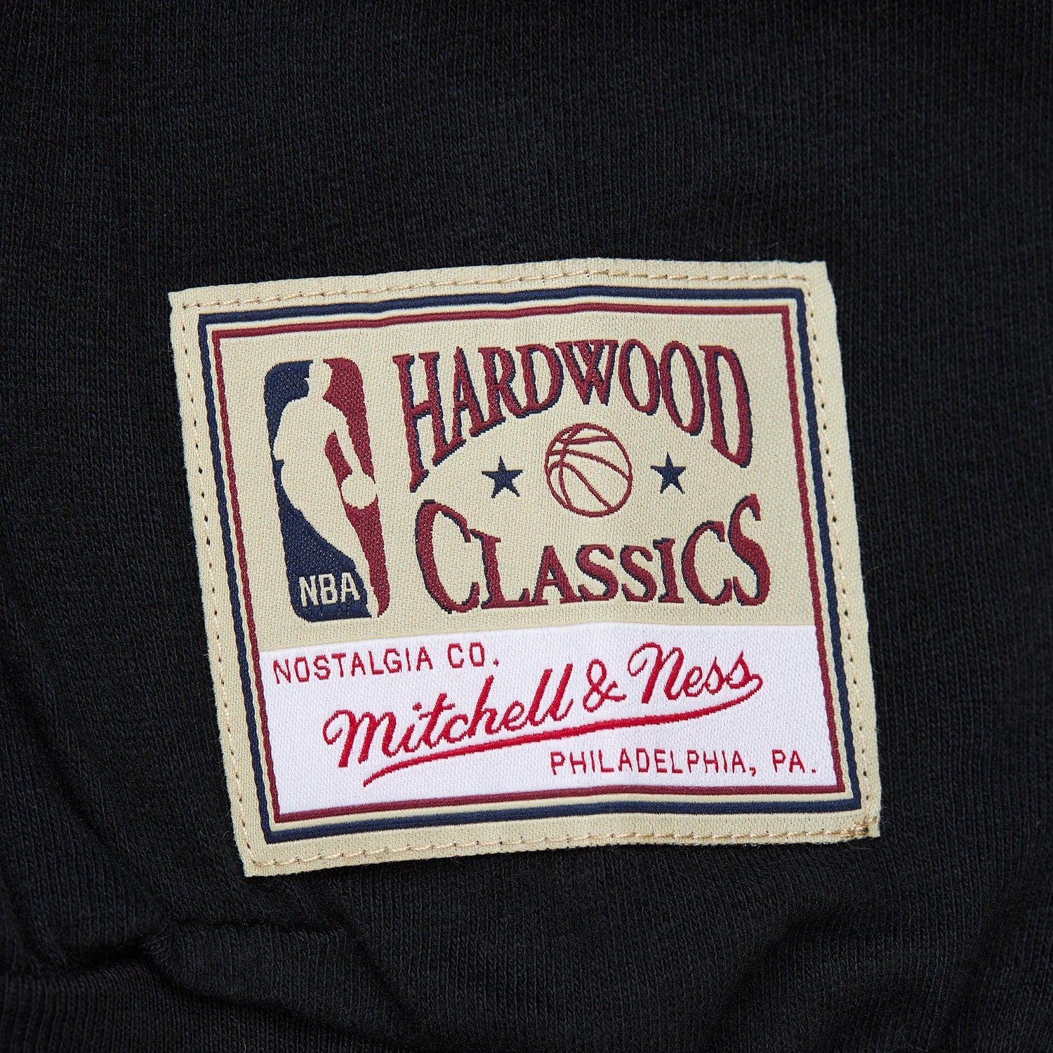 Women's Mitchell & Ness Knicks Boxy Longsleeve Crop Crewneck - Image 6