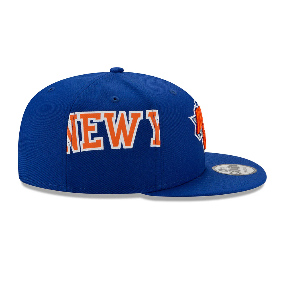 New Era Knicks 9FIFTY Turn Logo Snapback Hat - Image 3