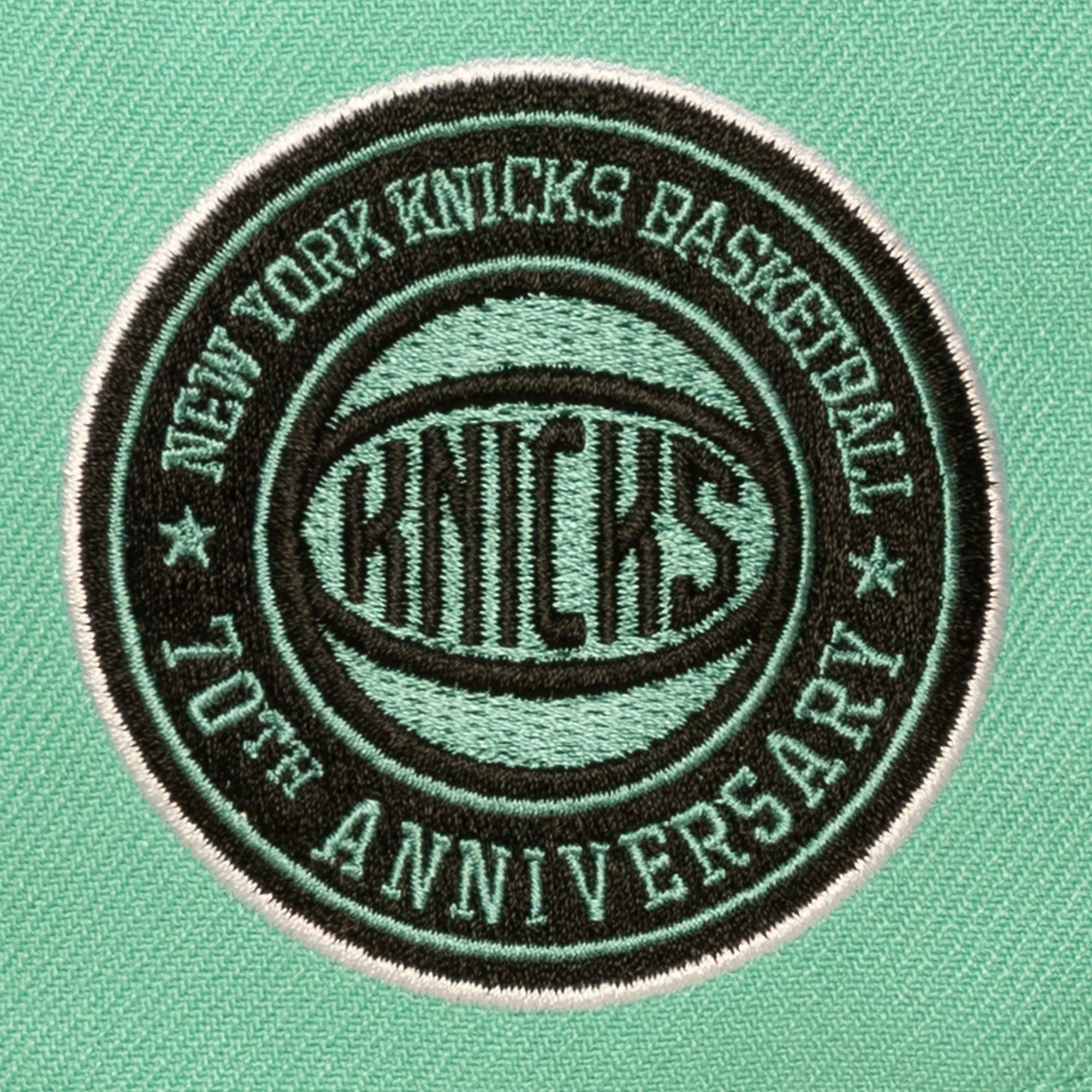 Mitchell & Ness Knicks In the City Pro Snapback - Image 4