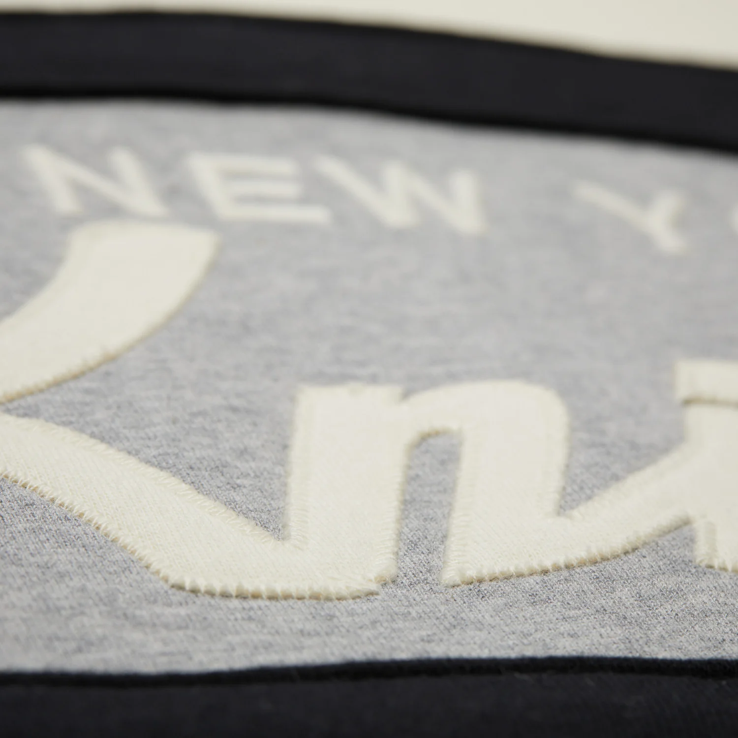 Mitchell & Ness Knicks Grey/Cream Head Coach Hoodie - Image 3