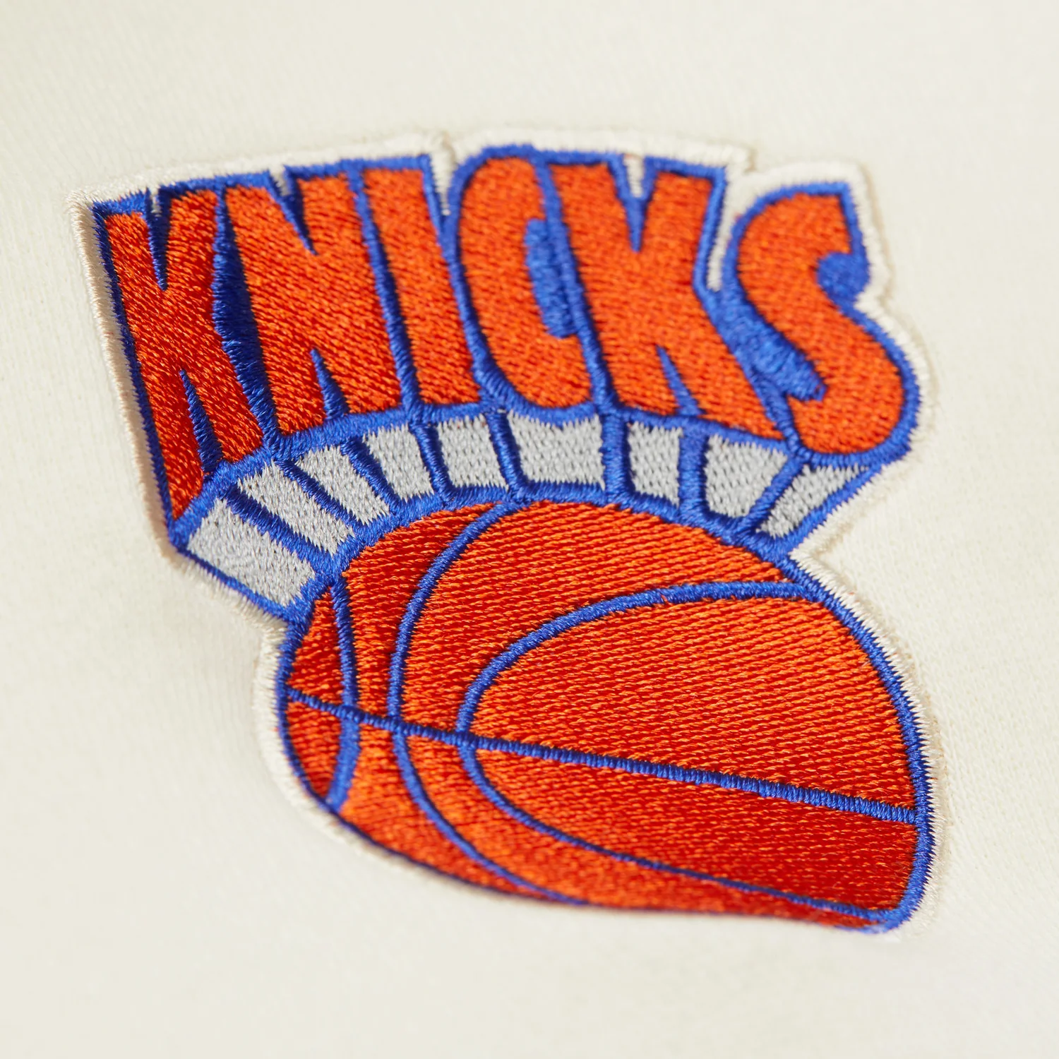 Mitchell & Ness Knicks Grey/Cream Head Coach Hoodie - Image 4