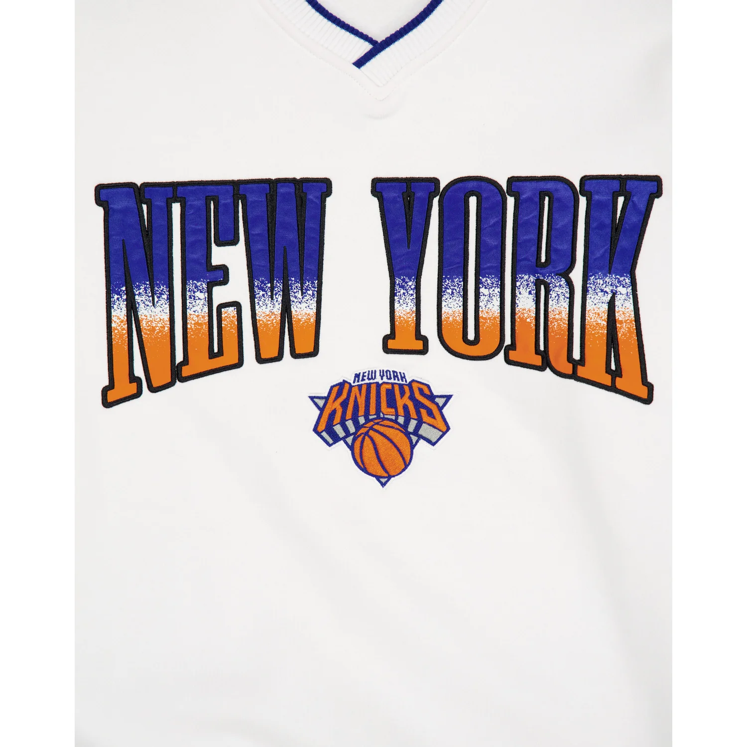 New Era Knicks Sport Classic V-Neck Crew - Image 3